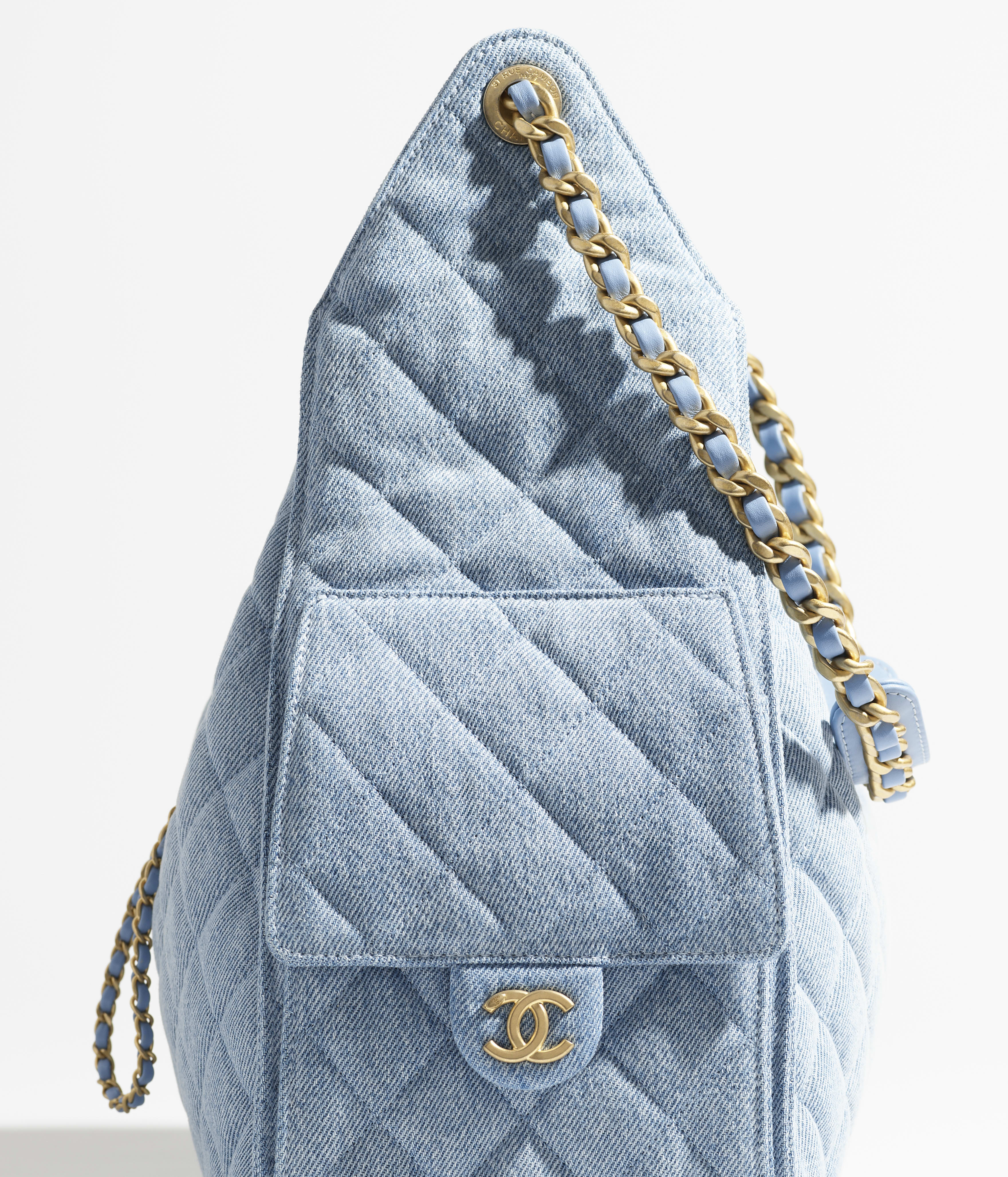 CHANEL 25 Medium Handbag - Blue - 